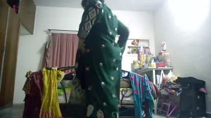 คนขับรถ fucks ดู หนัง โป้ วีดีโอ ผู้โดยสารในหีที่เร่าร้อน