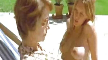 ชายชราผมหงอก fucks นายหญิงหุ่นเพรียวนมโต วีดีโอ โป๊ น้อง แน ท