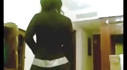 สาวผอมหน้าอกเต่งตึงยินดีมอบให้คนแปลกหน้า วีดีโอ หนัง โป้