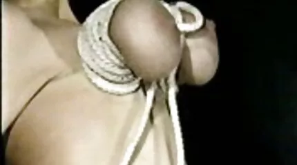 แดงตรงไปตรงมาสนุกกับเครื่องสั่น วีดีโอ หัน ง โป้