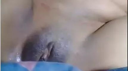 พริกขี้หนูนิสัยดีตีกรอบสาวให้เพื่อน วีดีโอ โป๊ ฟรี