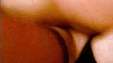 ล่อลวงสาวบนเตียงแล้วให้ฉันเย็ด ดู หนัง วีดีโอ โป๊